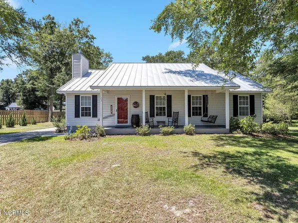 122 Chadwick Court, Sneads Ferry, NC 28460