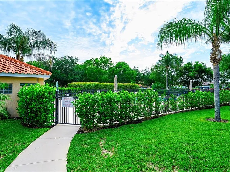 26700 Rosewood Pointe Dr #201 — Photo 30