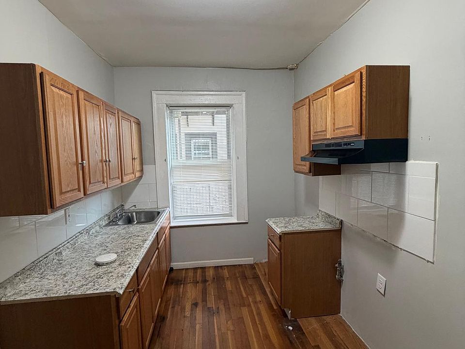 1st image of 313 Mount Prospect Ave #1M