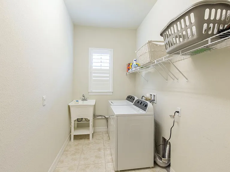 10274 Prato St — Photo 20