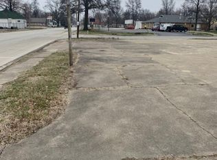 625 N Elm St, Centralia, IL 62801