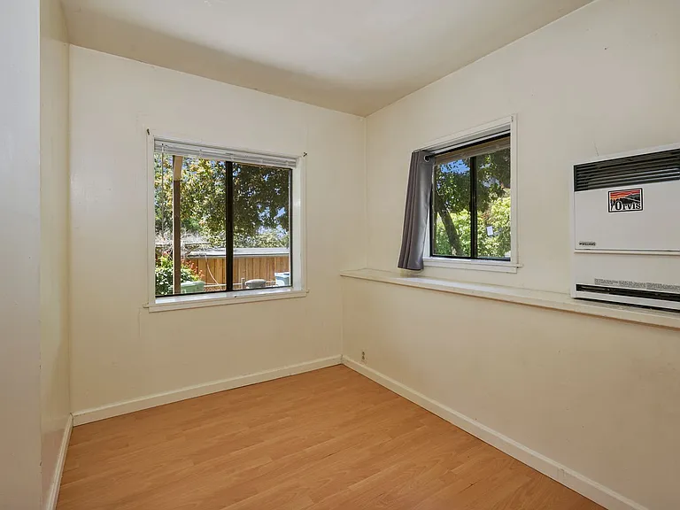 2704 Virginia St 1/2-4 — Photo 11