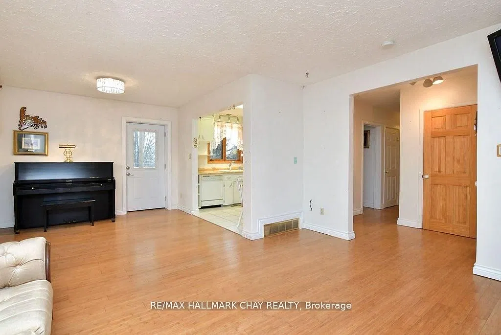 2 bed, $2,300 — Photo 3