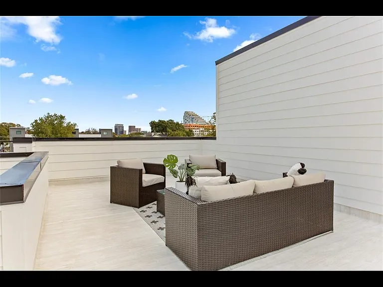 2633 Reagan St #203 — Photo 17