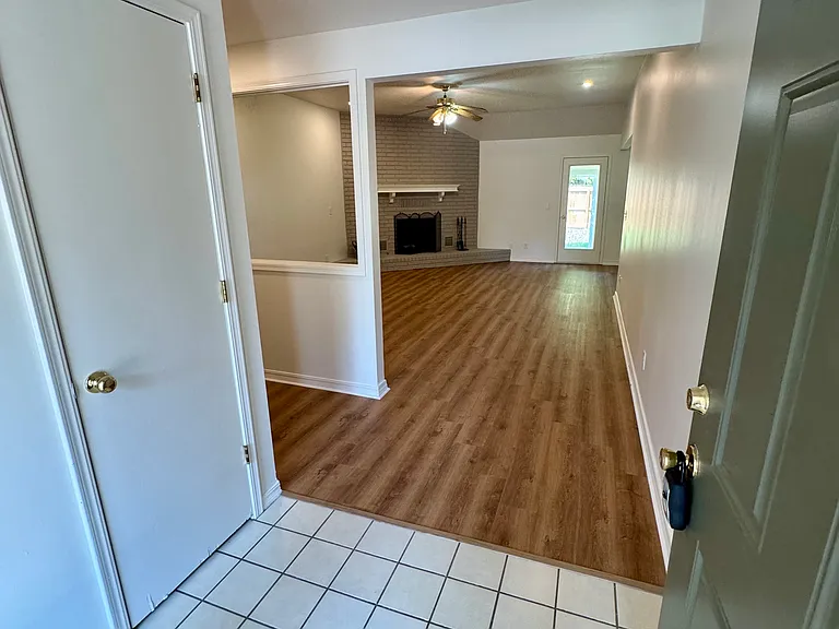 1484 E Cortland St — Photo 3