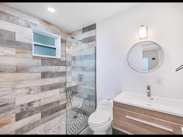 529 NW 42nd St — Photo 20