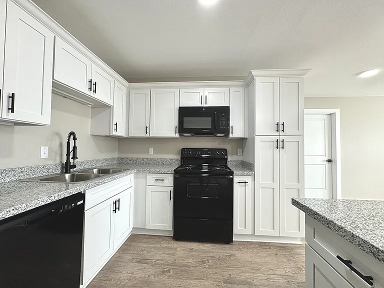 Hidden Pointe Apartments — Photo 47