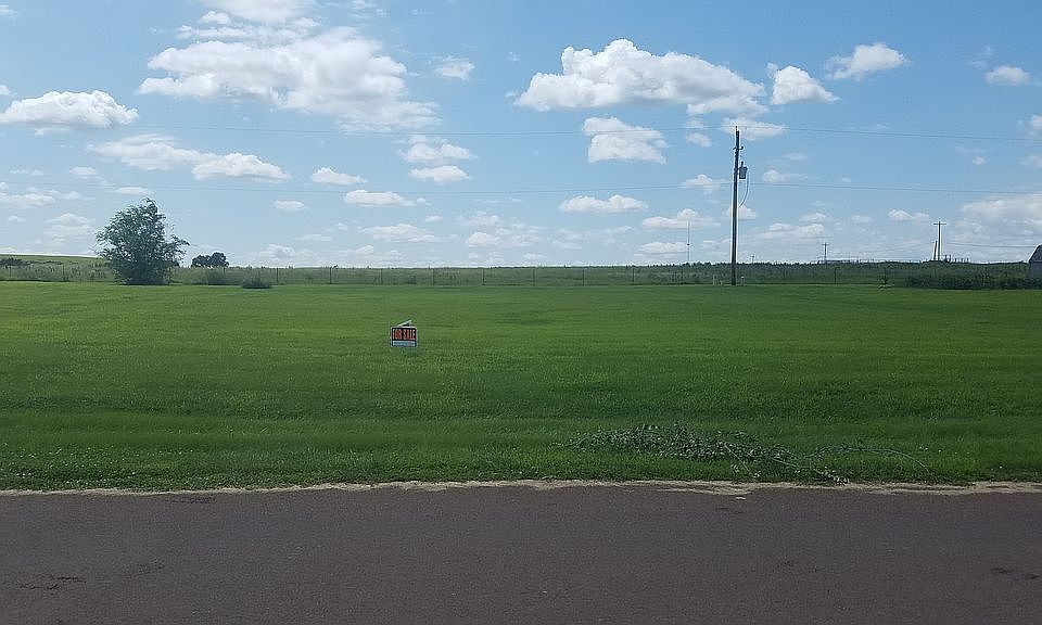 2nd image of 503 Sunset Ln