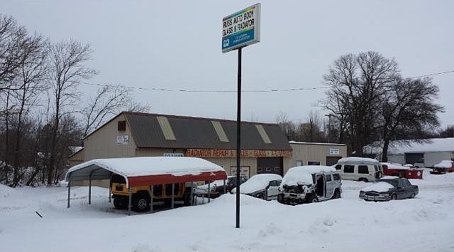 1st image of 842 Forest Ave E