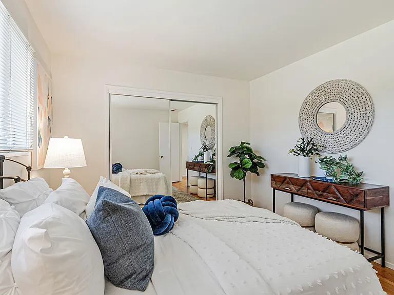 7624 Erin Way — Photo 12