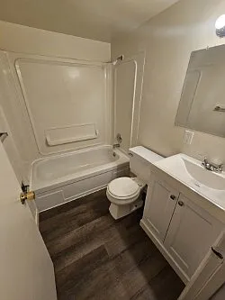 504 Jeanell Dr — Photo 2