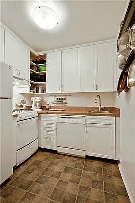 Sold by R New York | media 1