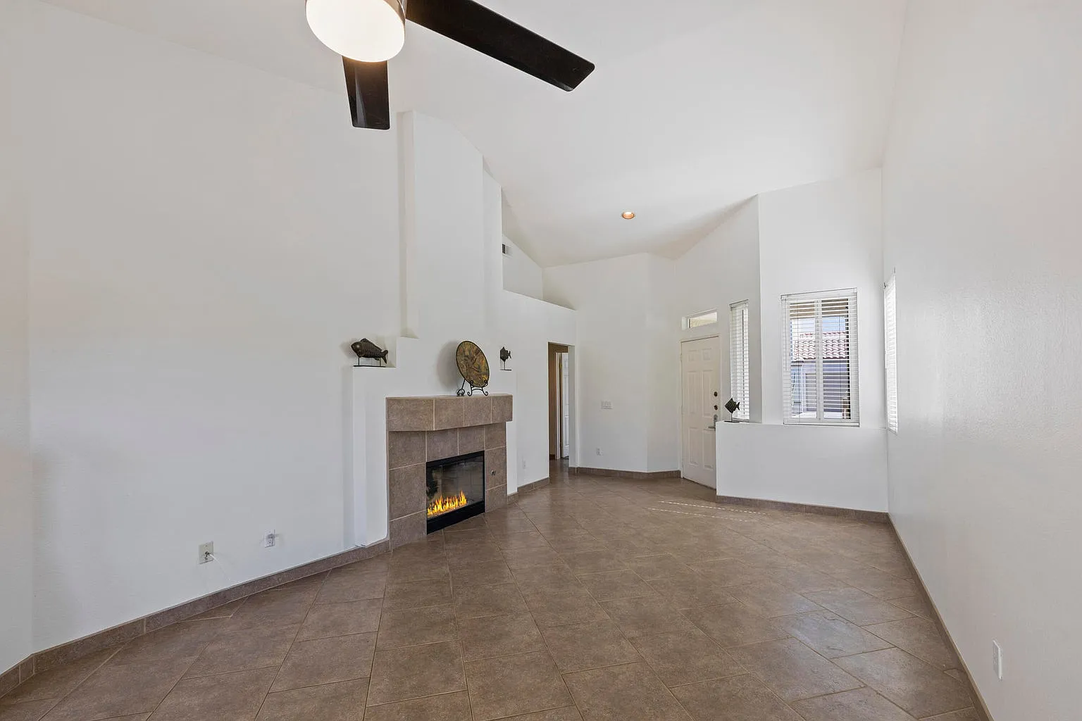 2 bed, 1091 sqft, $2,495 — Photo 1