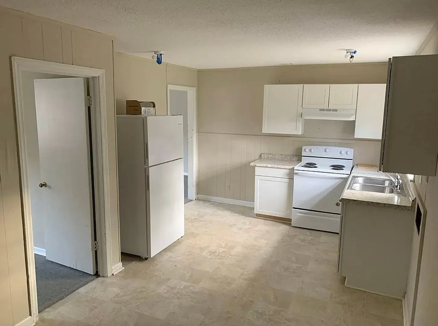 *Summer move in speical 1/2 month for FREE* — Photo 3