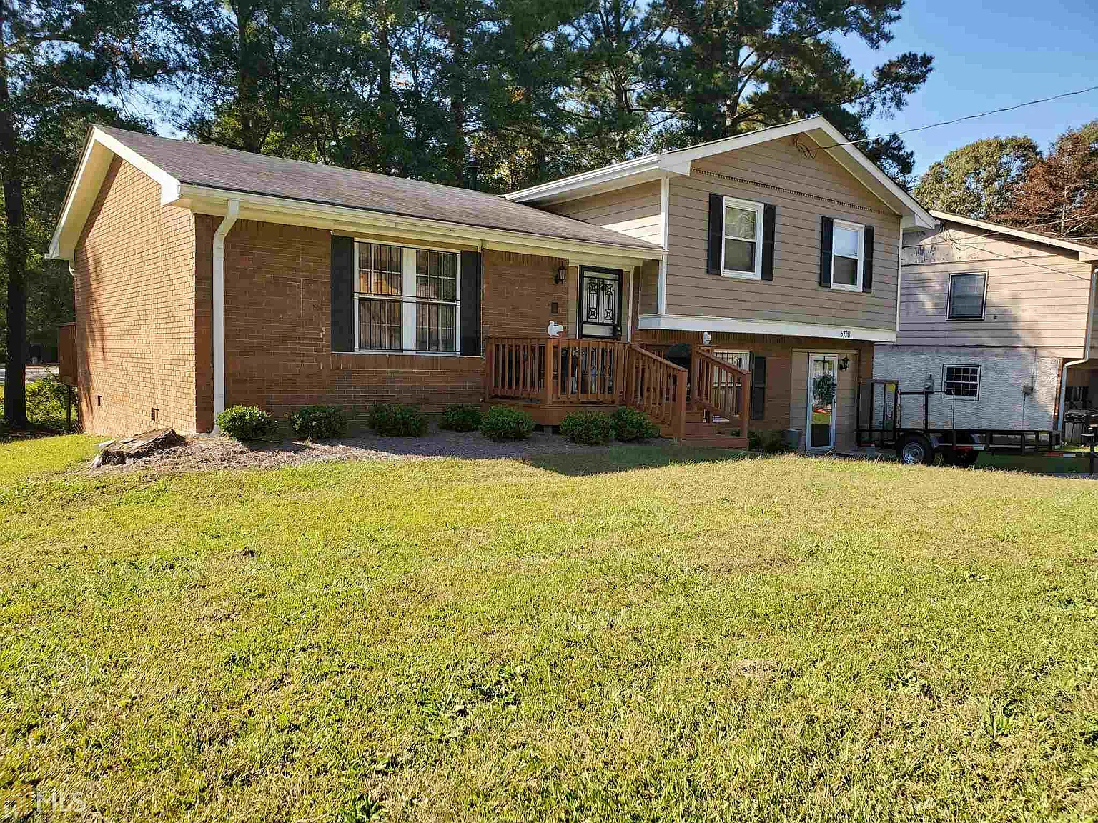 5770 Bearing Way photo 1