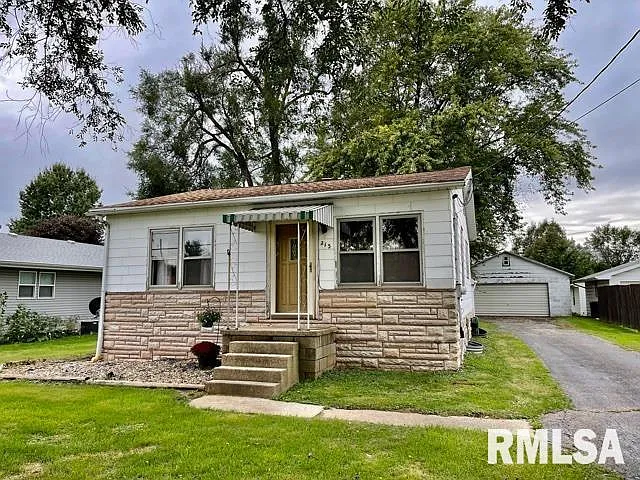 213 S Main St photo 1