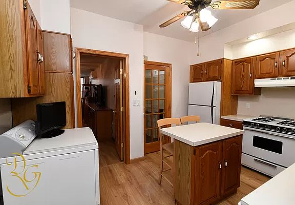 4th image of 9003 5th Ave #1