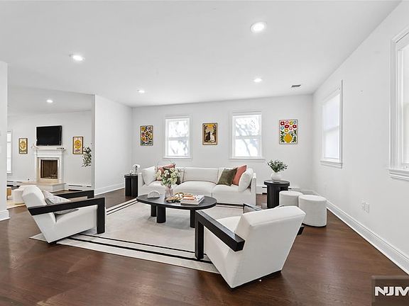 5th image of 337 Franklin Street
