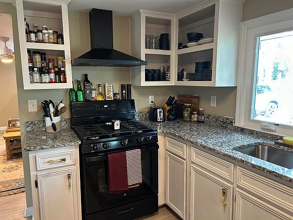 5th image of 1225 Muddy Creek Rd.