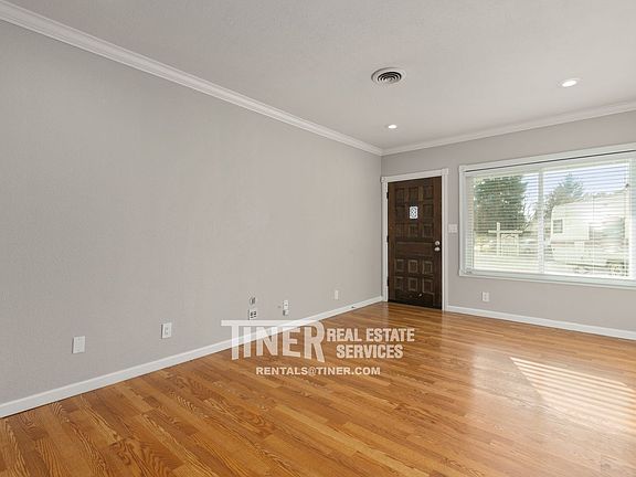 3rd image of 1617 Cindy Cir APT A