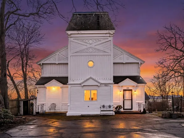 303 Nahant Rd, Nahant, MA 01908