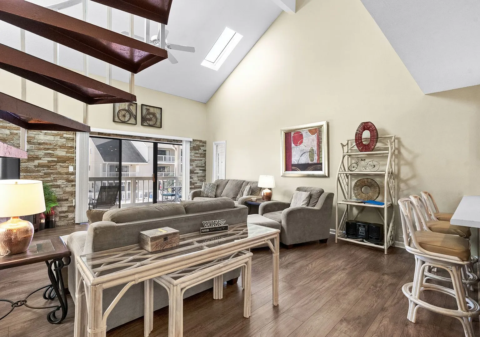 Fully Furnished 2BR/2BA End-Unit Condo | Pool | Flexible Lease Terms — Photo 3