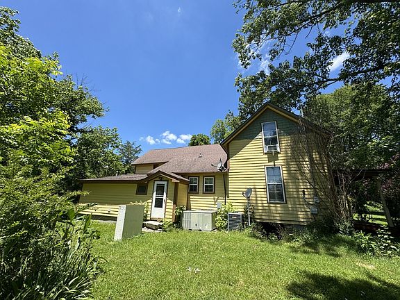 4th image of 2342 Valley Creek Rd