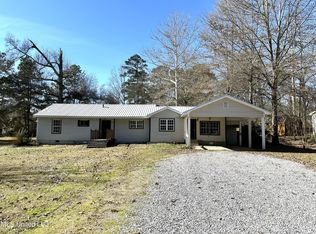 607 Hillsboro St, Forest, MS 39074