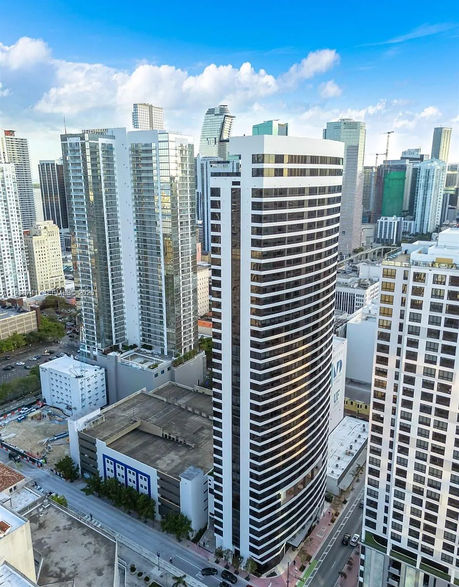 1 bed, 1.0 bath, 471 sqft, $3,500 — Photo 2
