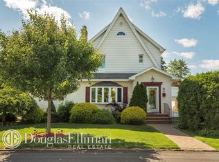 1 Bradley Rd, Scarsdale, NY 10583