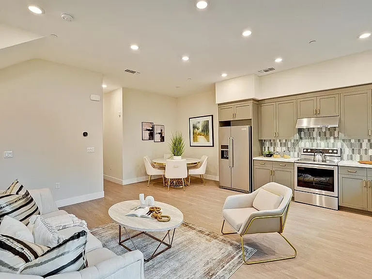 536 Somi Ct — Photo 2