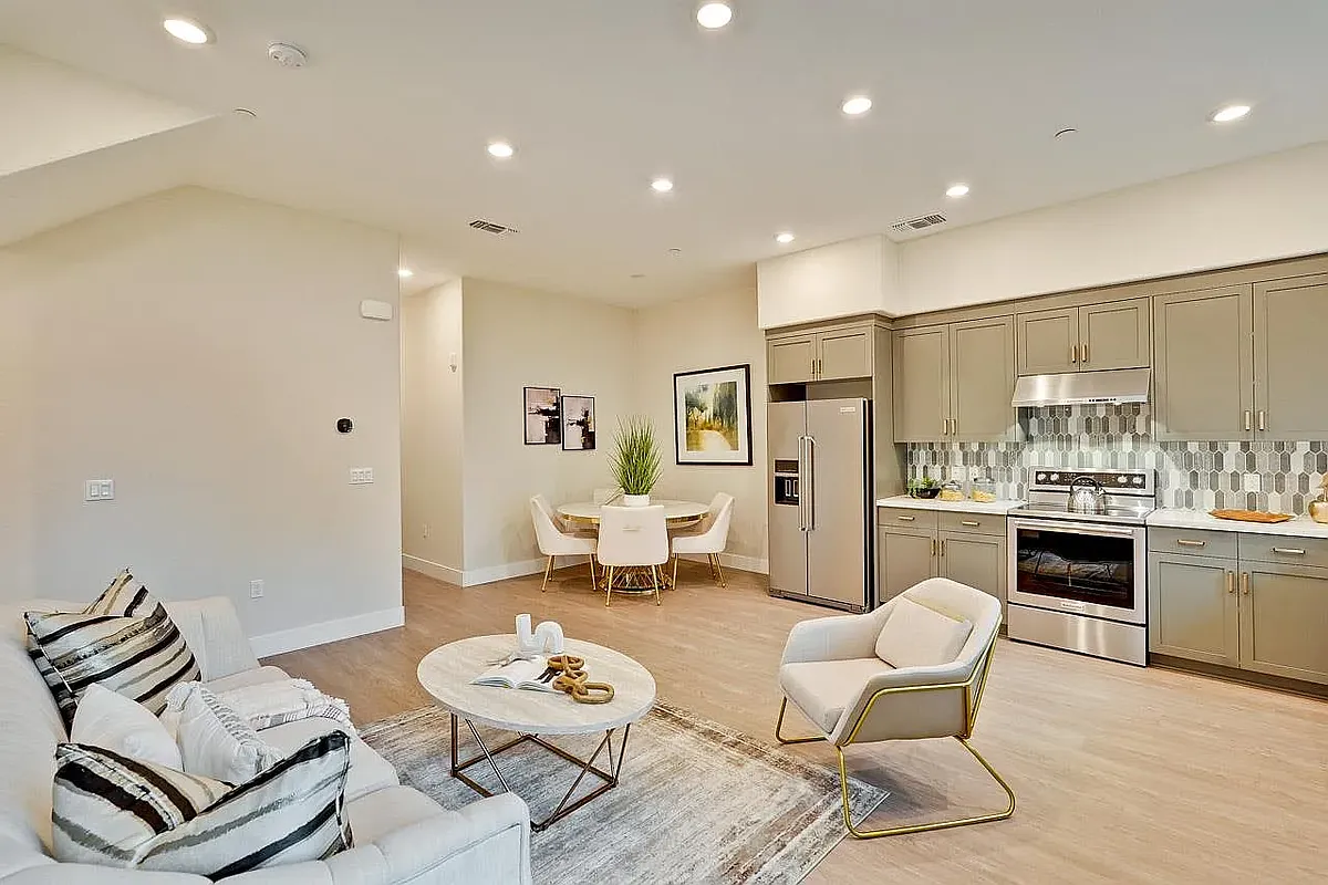 Building Photo - 536 Somi Ct