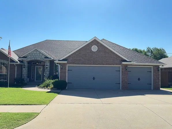 9200 Stacy Lynn Ln, Yukon, OK 73099