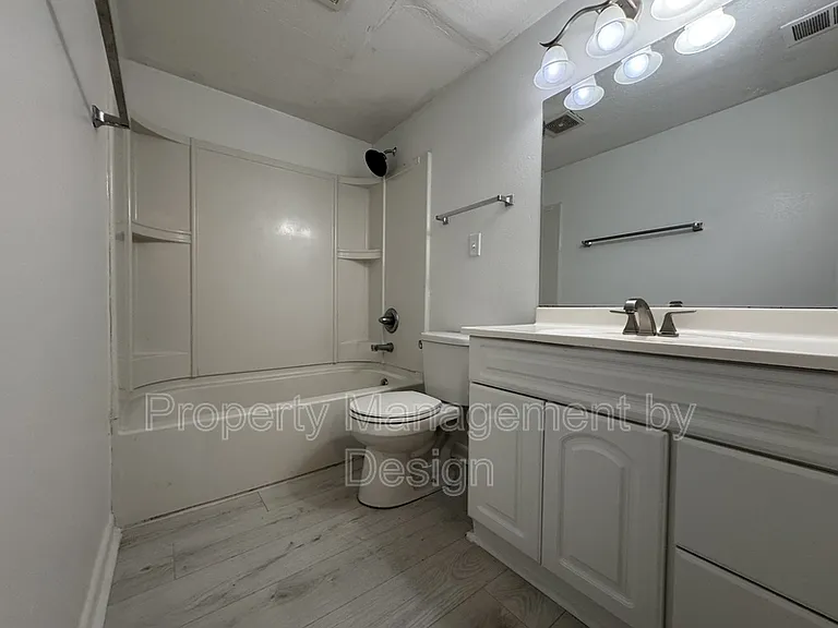1039 5th St #7 — Photo 27