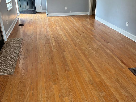 5th image of 3662 Kenwood Ave