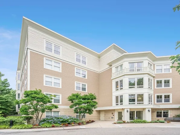 2 Saint Paul St APT 503, Brookline, MA 02446