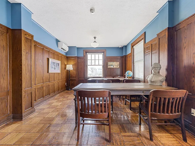 Central State Mansion — Photo 87