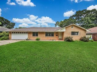 8922 Springview Ln, Houston, TX 77080