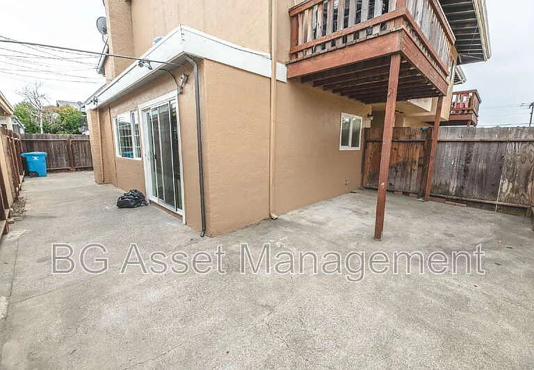 212 Westwood St — Photo 23