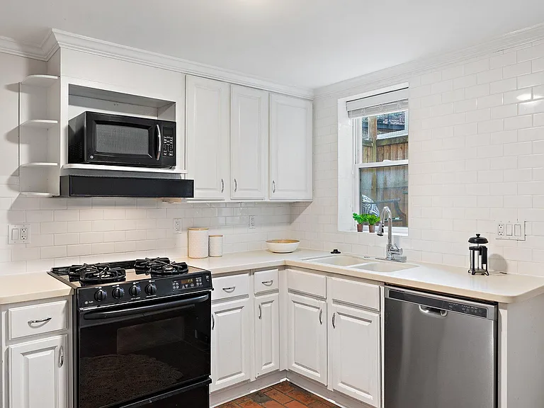 334 S Carolina Ave SE #B — Photo 9