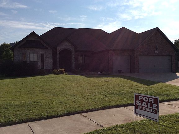 2nd image of 2100 SW Pinoak Ave