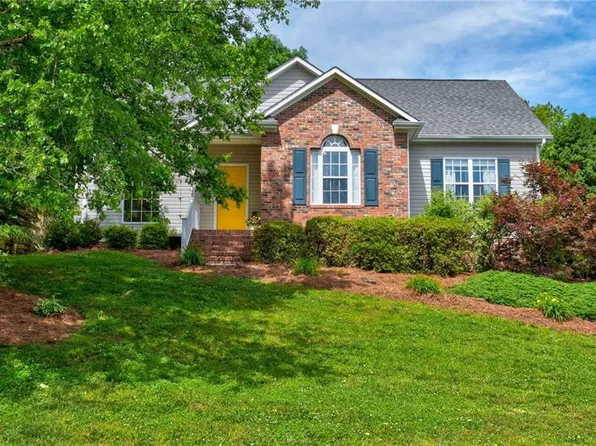 3320 Wolfe Store Ln, Pfafftown, NC 27040