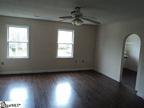 1st image of 104 Ravenwood Ln