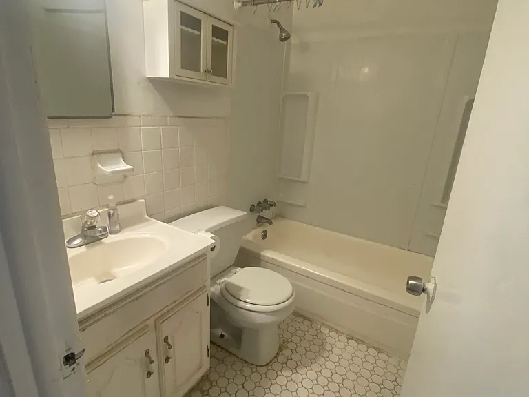 4520 Springfield Ave #C4 — Photo 6