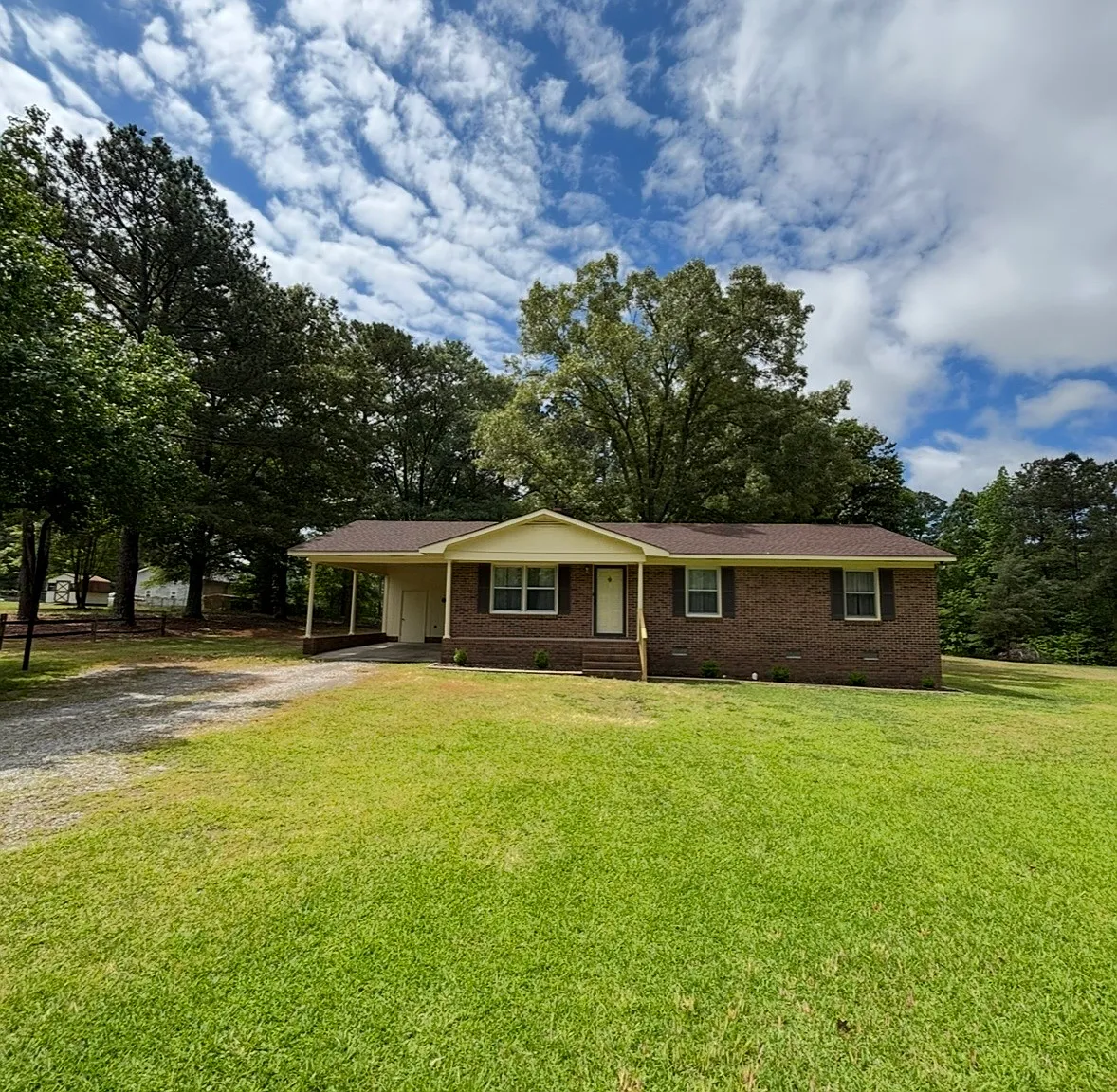 3 bed, 1309 sqft, $1,900 — Photo 1