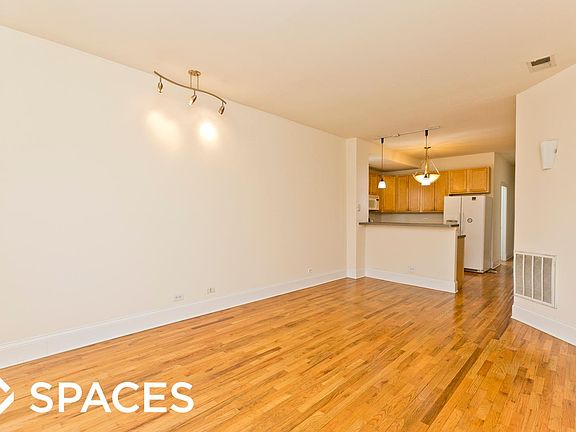 3rd image of 2430 N Marshfield Ave #2SRE