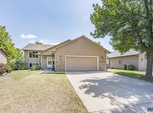 2008 S Alpine Ave, Sioux Falls, SD 57110