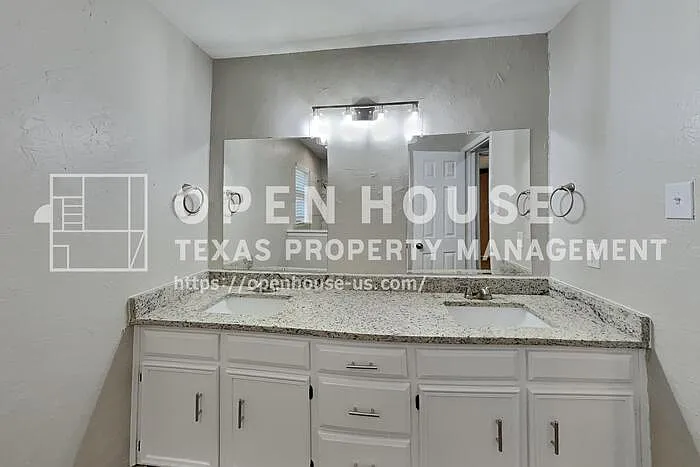 4300 Spring Hill Ln — Photo 16