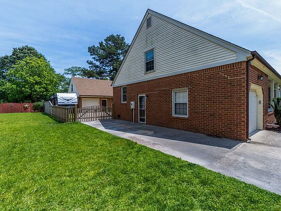2nd image of 658 Wickwood Dr