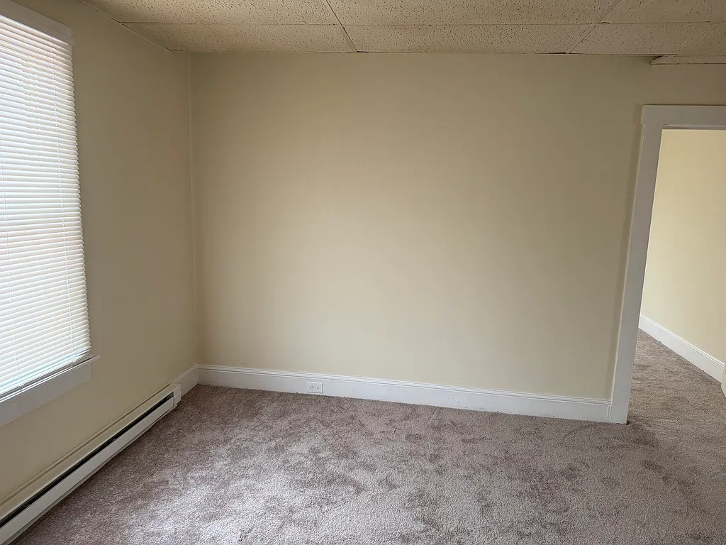 3 bed, 1000 sqft, $1,625 — Photo 4